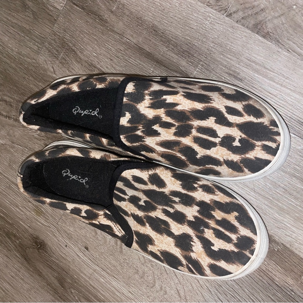 Leopard / cheetah slip on sneaker